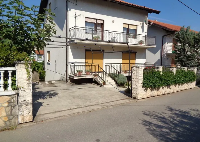 Nena\'S Place