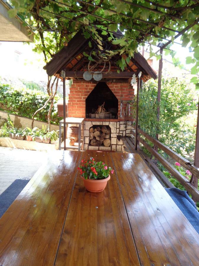 Nena's Place *